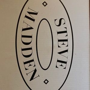 Steve Madden women's shows. Brand new. Never worn. Size 7,
